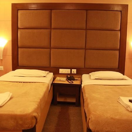 Hotel Parklane Hyderabad Exterior photo
