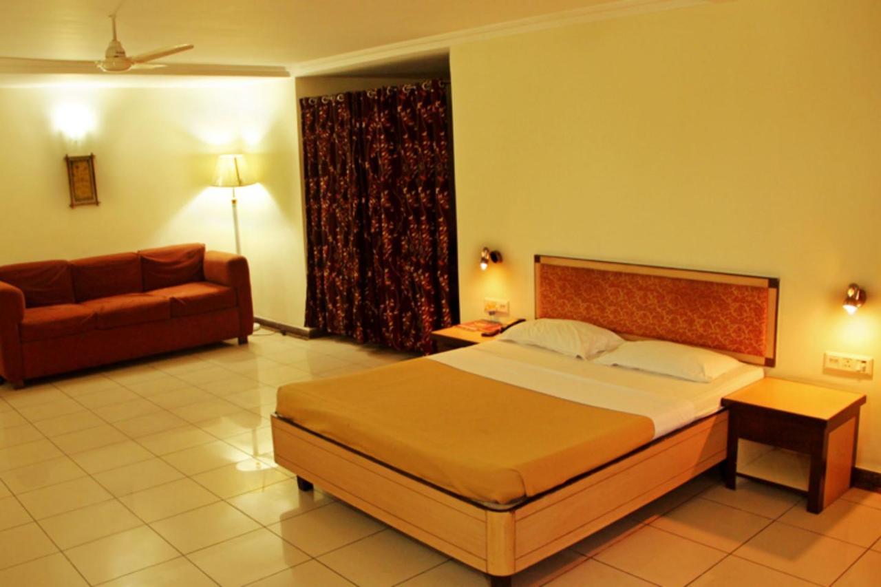 Hotel Parklane Hyderabad Exterior photo