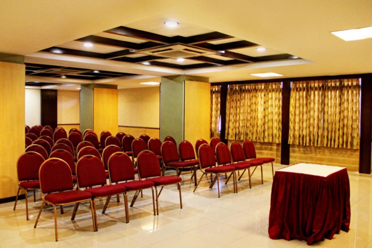 Hotel Parklane Hyderabad Exterior photo