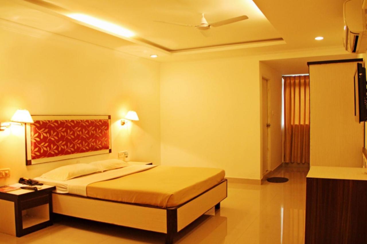 Hotel Parklane Hyderabad Exterior photo